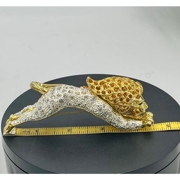 Vintage Rhinestone Gold Silver Leaping Lion Green Eyes Shoulder Brooch - Picture 7 of 10